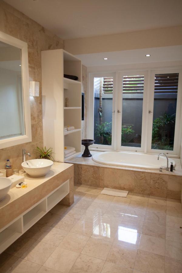 Lakshmi Luxury Villas, Walk To The Beach And Seminyak Shopping מראה חיצוני תמונה